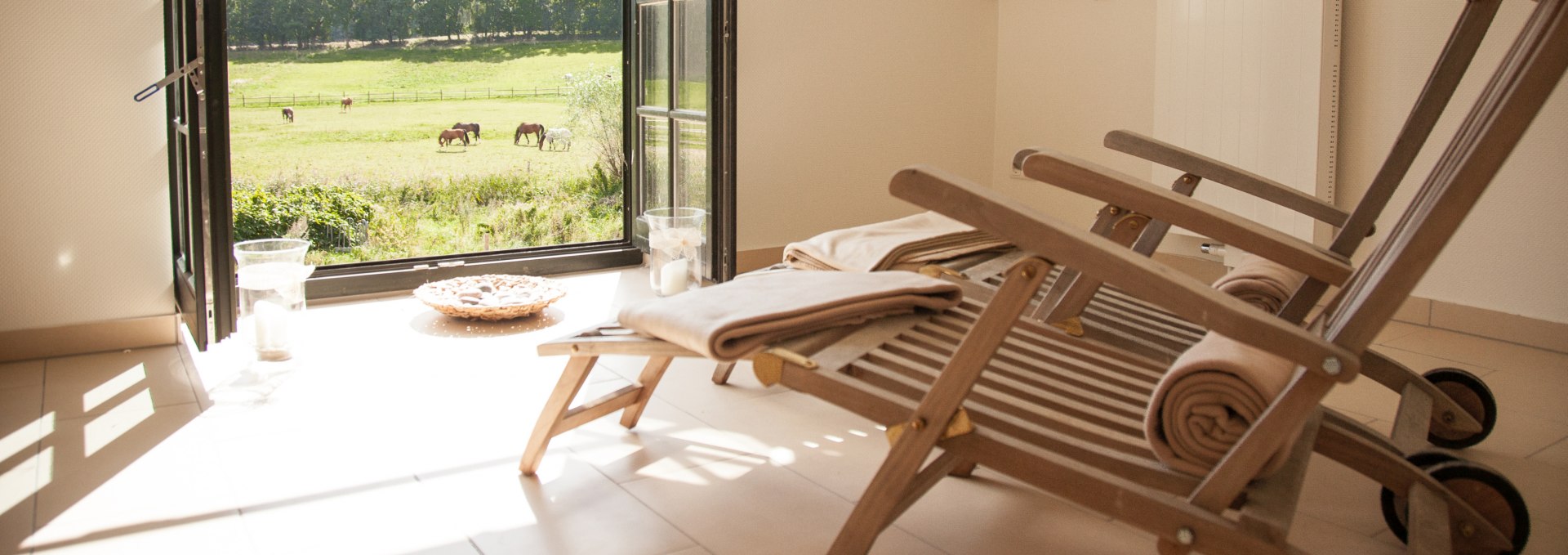 Relaxation room with a view of the paddock, © Gut Klein Nienhagen / Anne Karsten