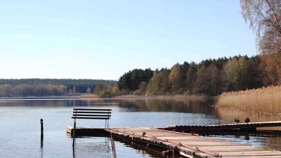 Directly on the lake, with swimming beach and jetty, © little garden Ferienhäuser
