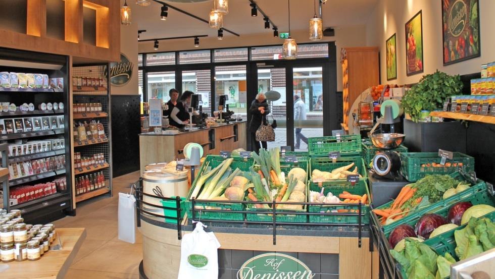 Schwerin farm store -lush vegetable offer, © Hof Denissen