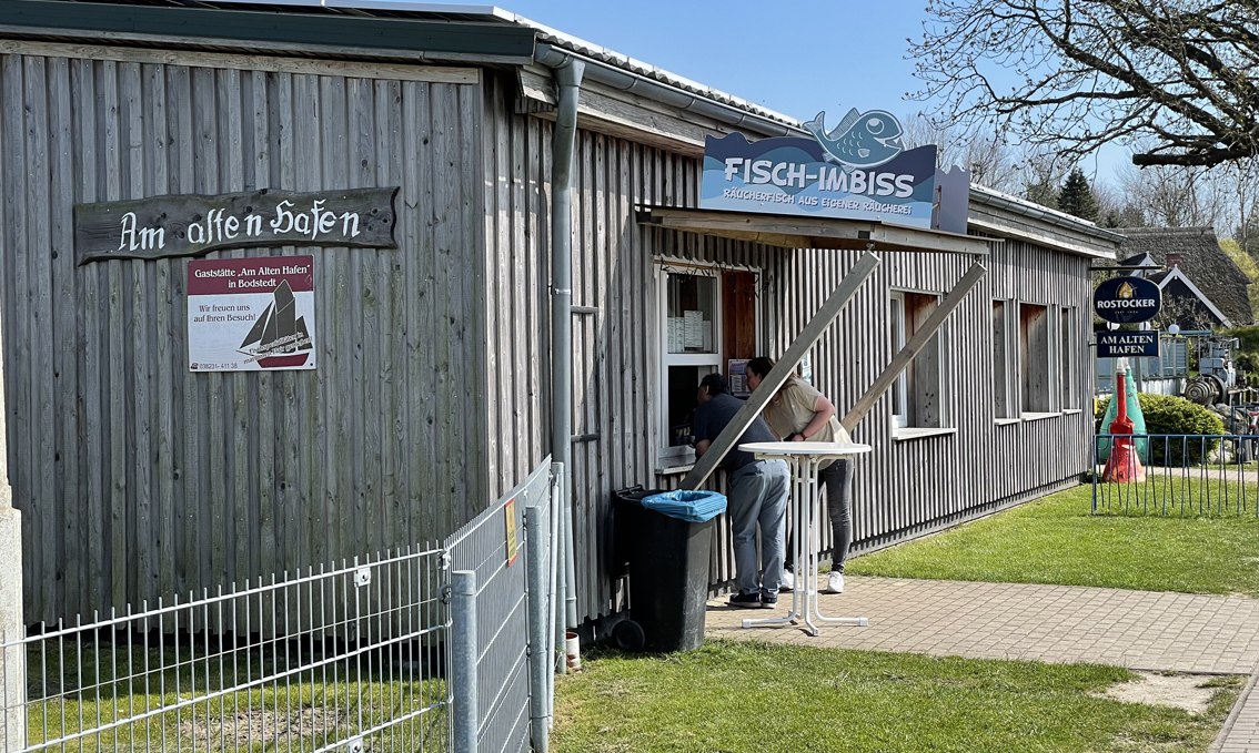 Restaurant + snack bar, © Südliche Boddenküste