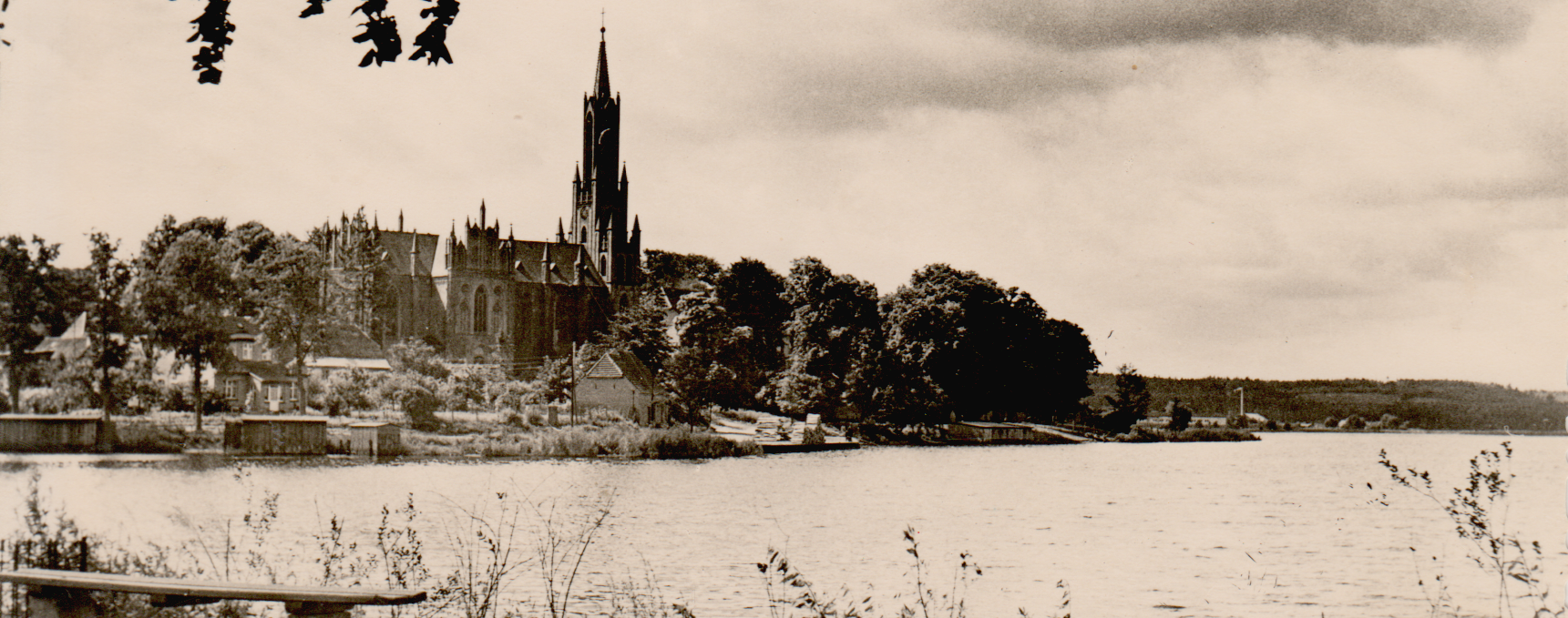 View of the monastery from the earth dam, © Tourist-Information Malchow