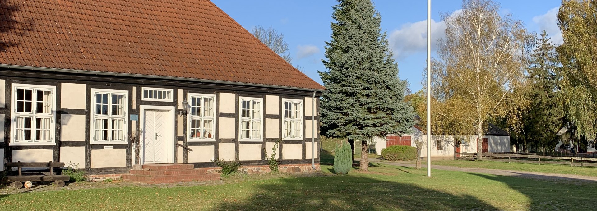 Manor house in the evening sun, © WERK Gut WOHNEN Schlatkow