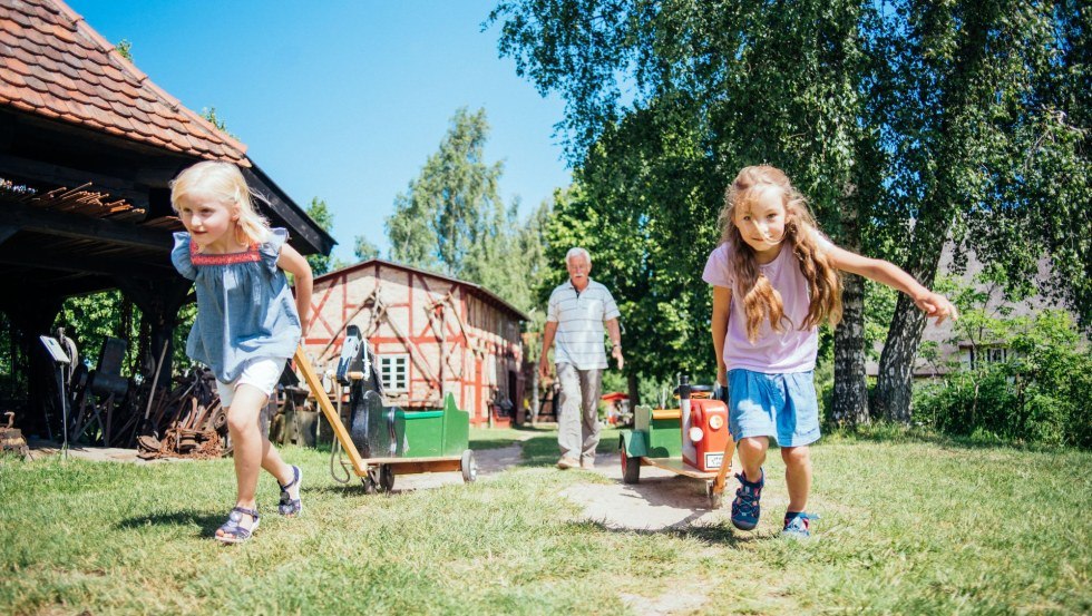 On your mark, get set, go! Race in the open-air museum Klockenhagen, © TMV/Gänsicke