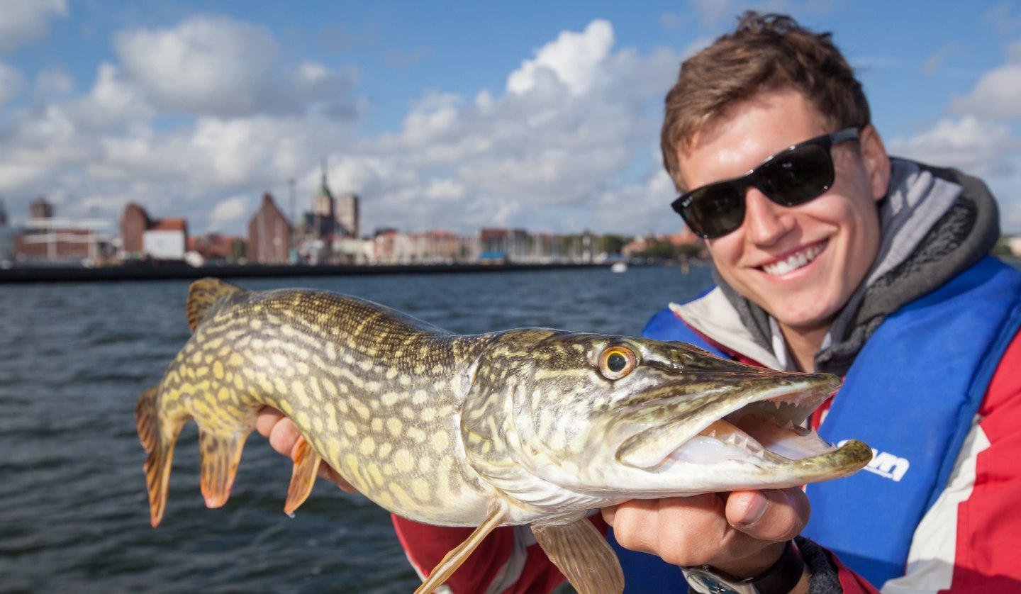 Angler with his fishing, © TMV