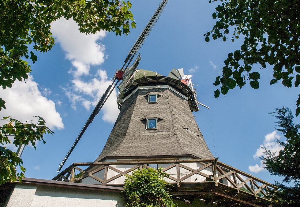 View of the idyllically situated windmill Neu Thulendorf, © Frank Burger