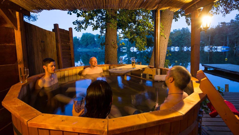 Hot tub next to sauna, © Tilo Seidel Tolpix