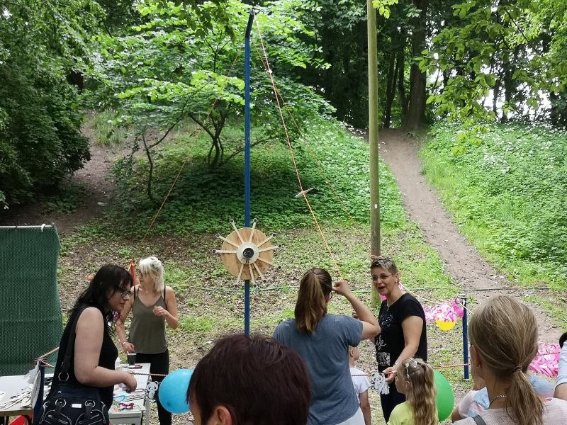 pigeon piercing barth children's festival, © Paszehr