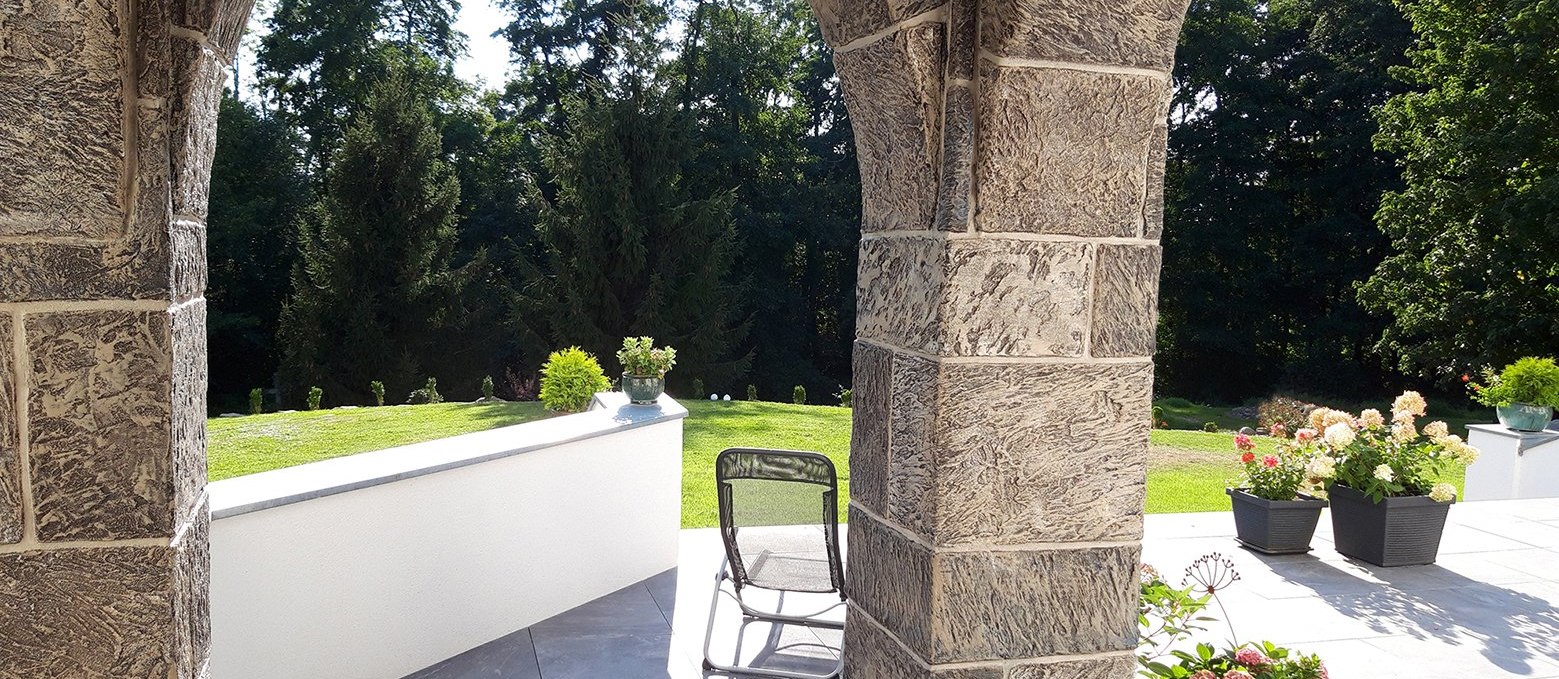 Garden terrace facing the park in the Levetzow manor house, © Herrenhaus Levetzow / Bernd Lüskow