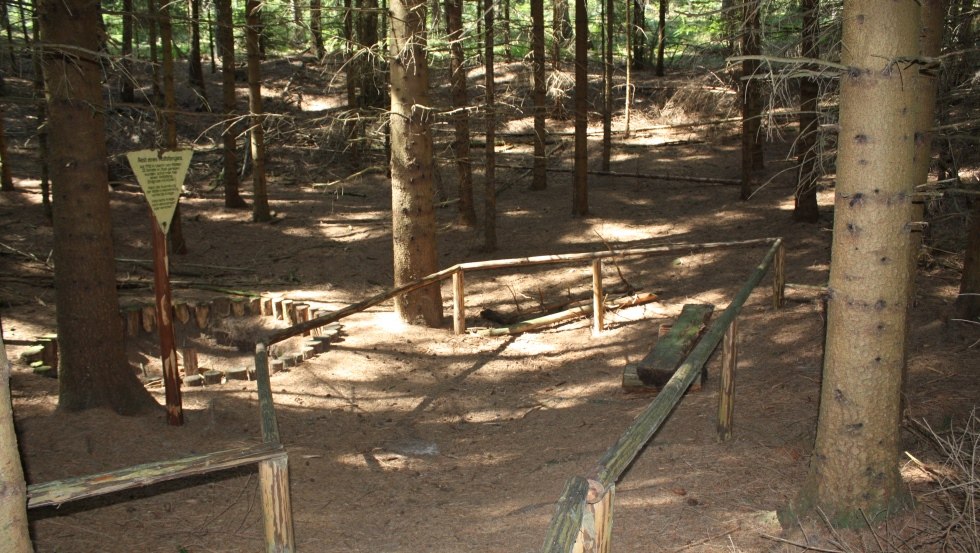 Remains of the historic wolf trap, © Mecklenburgische Kleinseenplatte Touristik GmbH