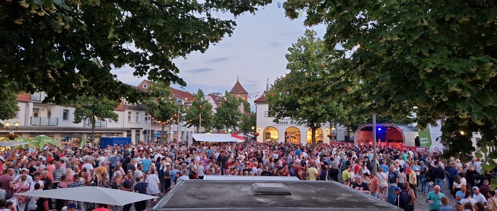 city-festival-2022-view-from-the-city-hall-on-the-market, © Stadt Grevesmühlen