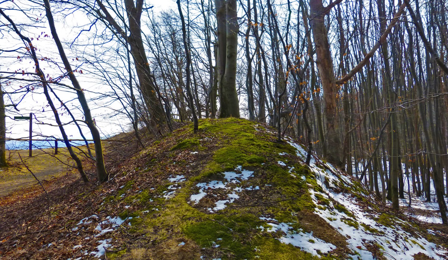 The probably oldest castle rampart of Rügen in winter, © Archäo Tour Rügen