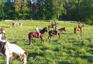 Enjoy a trail ride in a group with the MP Horse Stables Dobbertin club, © MP Horse Stables Dobbertin/ Maria Michaelis