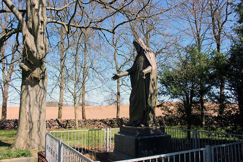 Replica of the "Blessing Christ" by Bertel Thorvaldsen, © Kur- und Tourismus GmbH Goehren-Lebbin