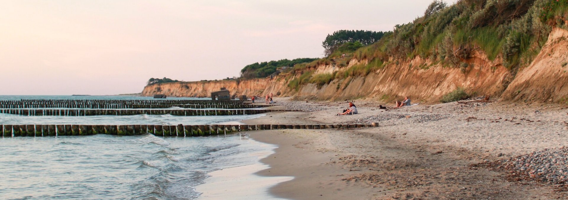 Steep coast on the beach in Baltic resort Wustrow, © TMV/Gohlke