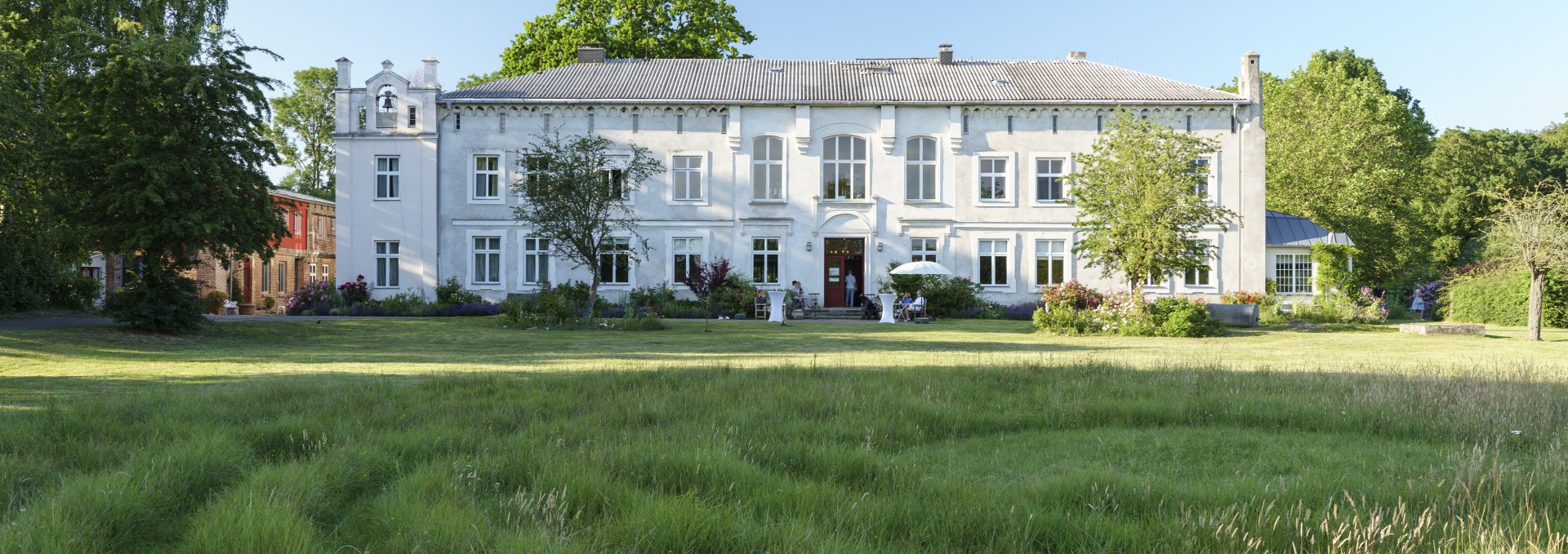 Exterior view of the manor house Roggow, © Herrenhaus Roggow