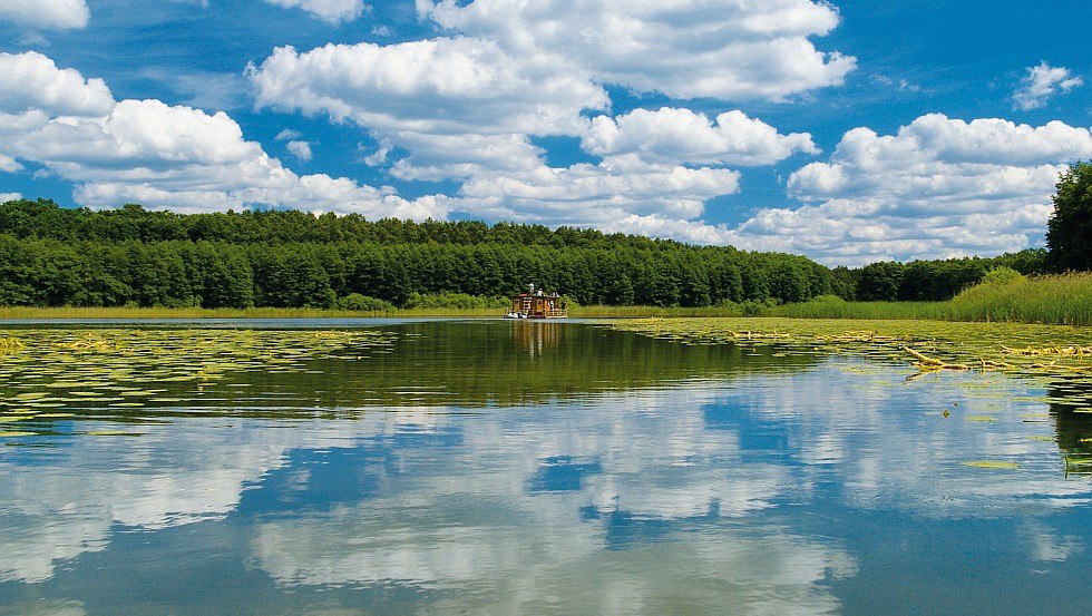 Sailing on the Havel river with a raft, © TMV/Pescht