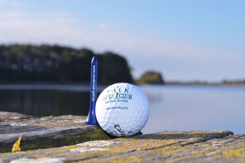 Golf ball on the lake, © Landhaus Serrahn Van der Valk GmbH