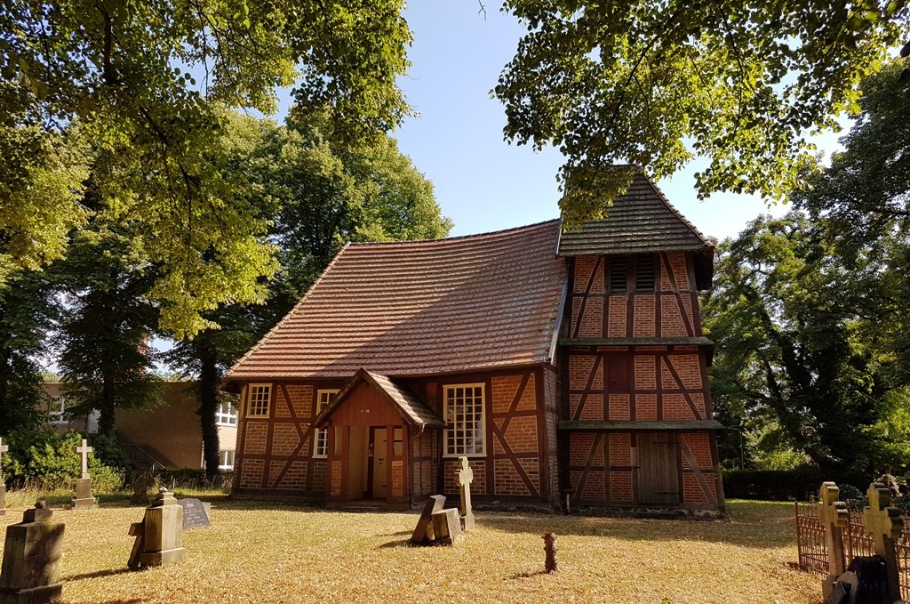 The village church in Matzlow with the characteristic bell tower., © Foto: Lewitz e.V.