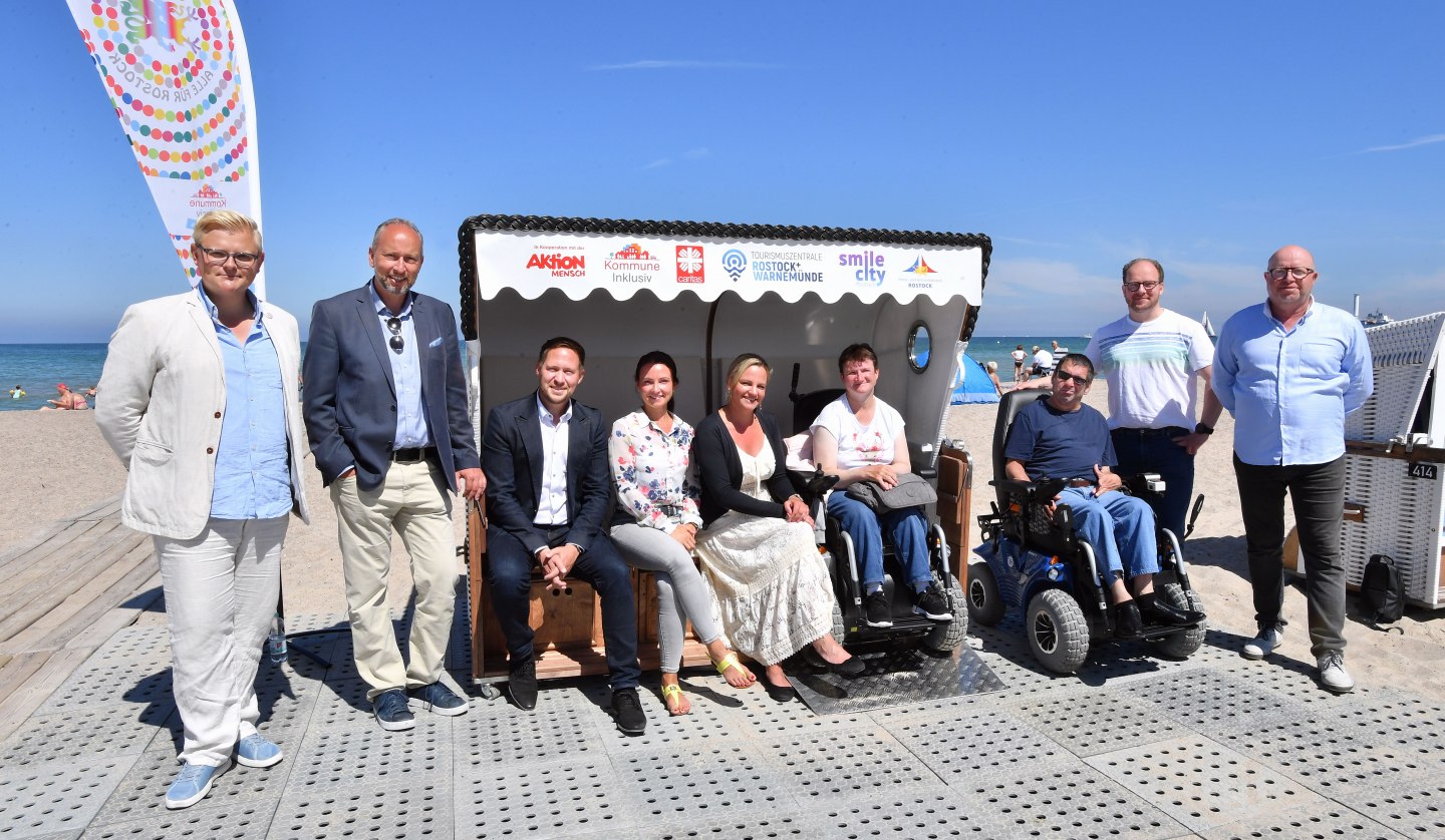 Accessible beach chair at beach access no. 10, © Joachim Kloock