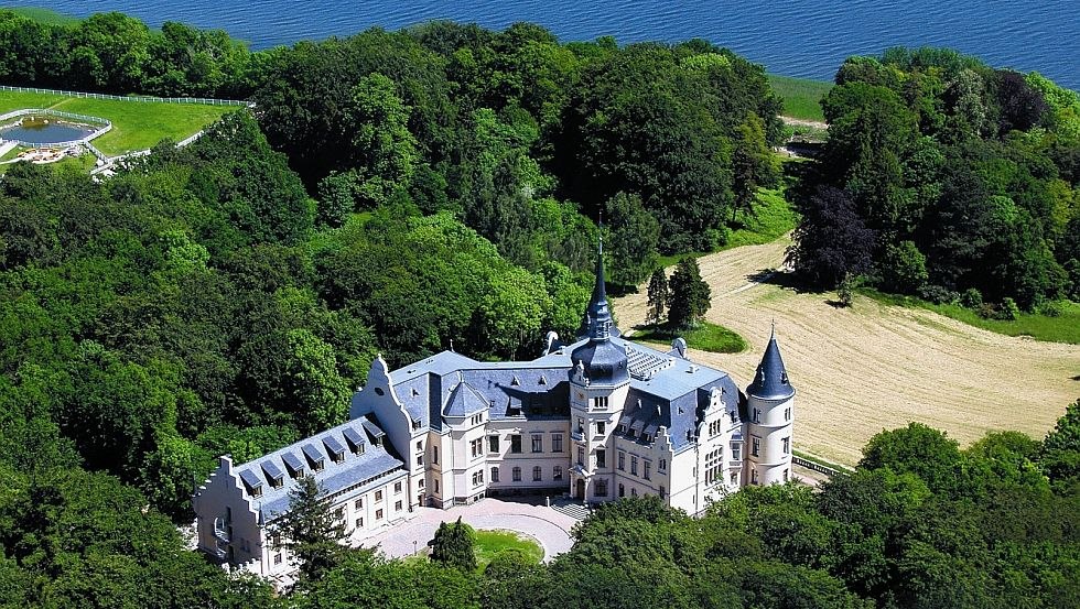 Schlosshotel Ralswiek in a fantastically beautiful location directly on the Great Jasmund Bodden, © Schlosshotel Ralswiek
