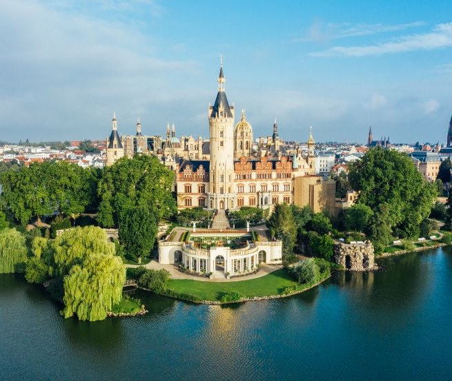 Schwerin Castle towers as a landmark over the State capital Schwerin, © TMV/Gänsicke