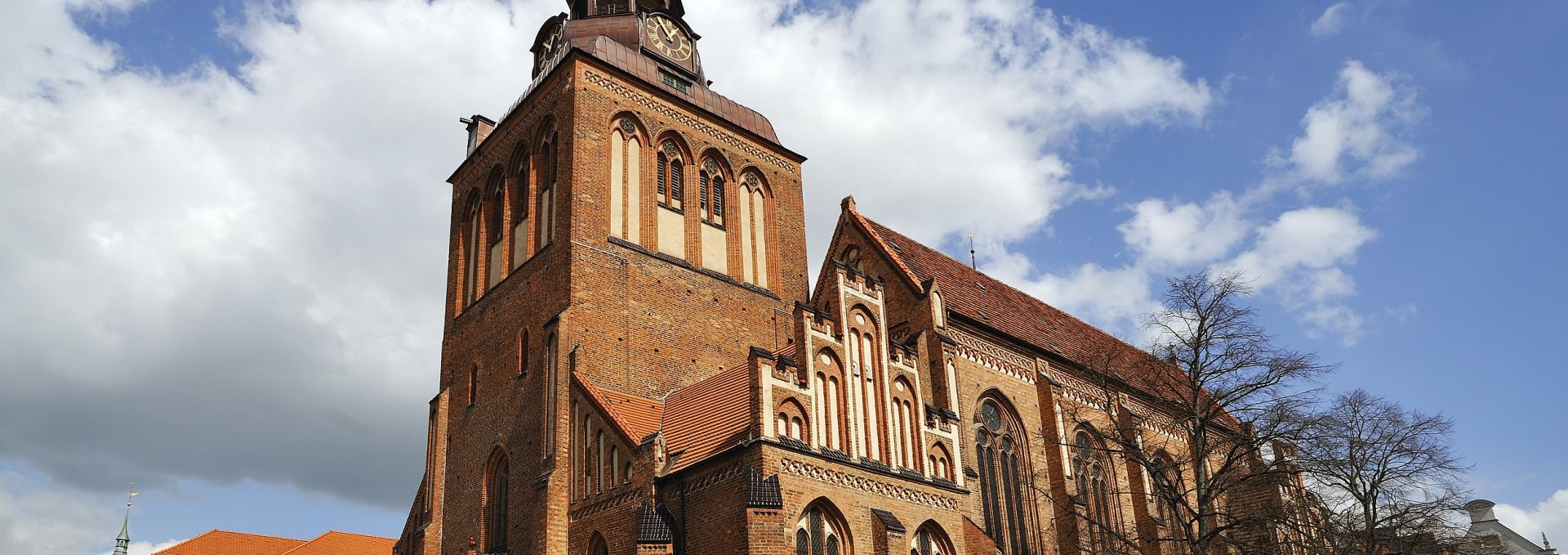 Exterior view of St. Mary's parish church, © Helga Möbius