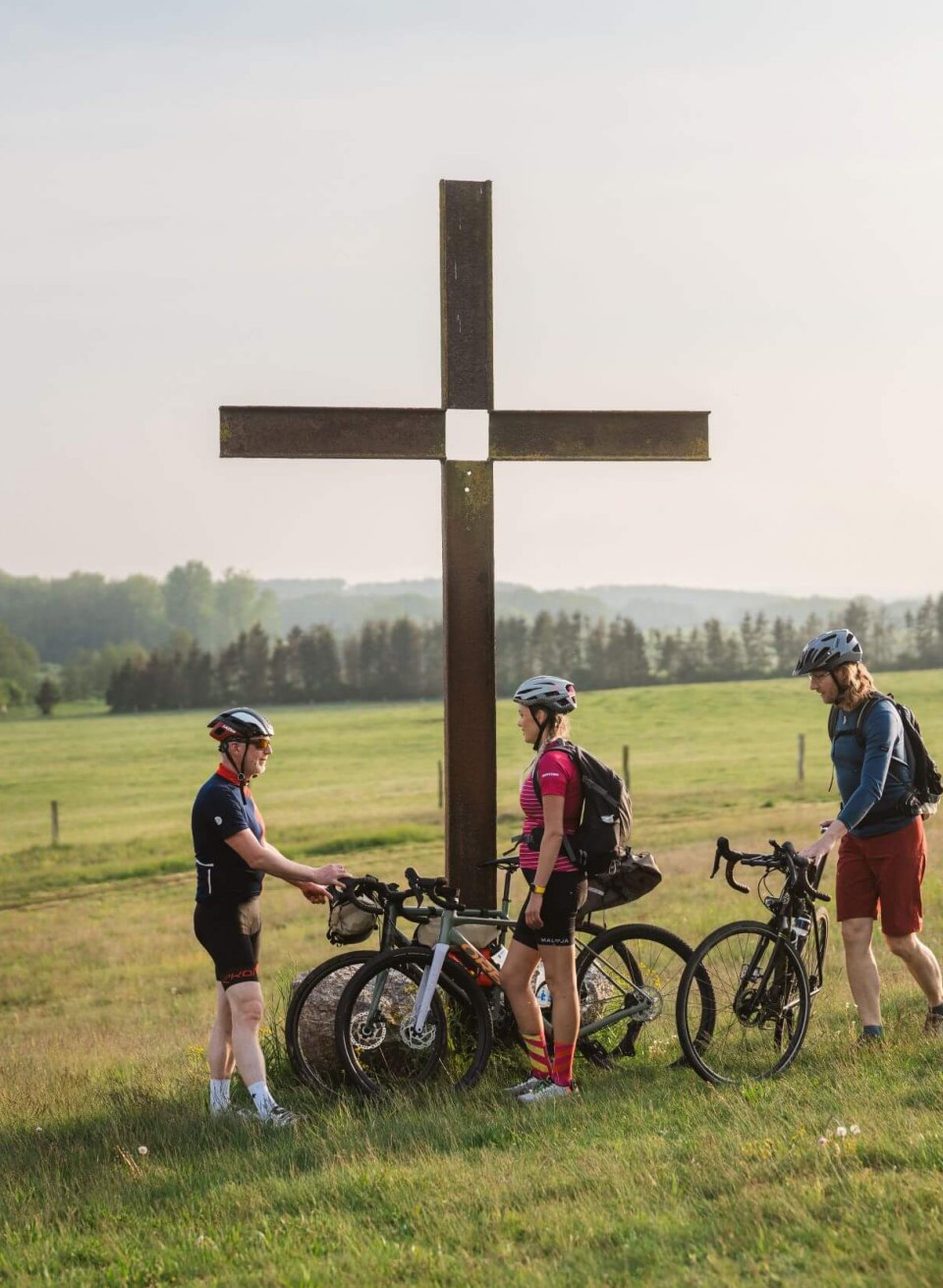 Heavenly rest at the summit cross of the Himmelfahrtsberg near Upost.