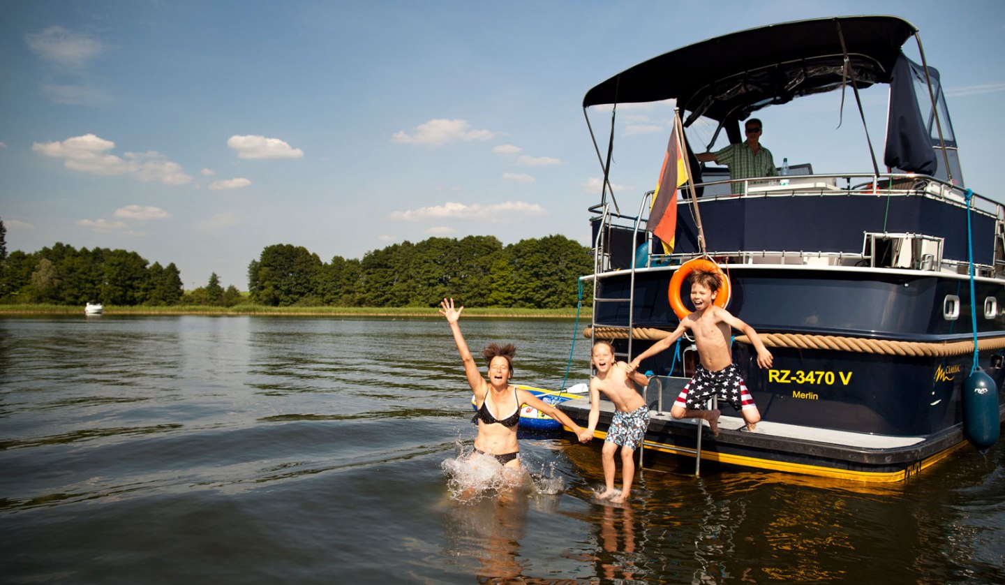 Fun for the whole family with the "floating vacation apartment", © Müritz Yacht Management