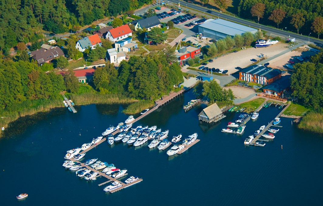 The Eldenburg marina with its jetty, © S. Schulz