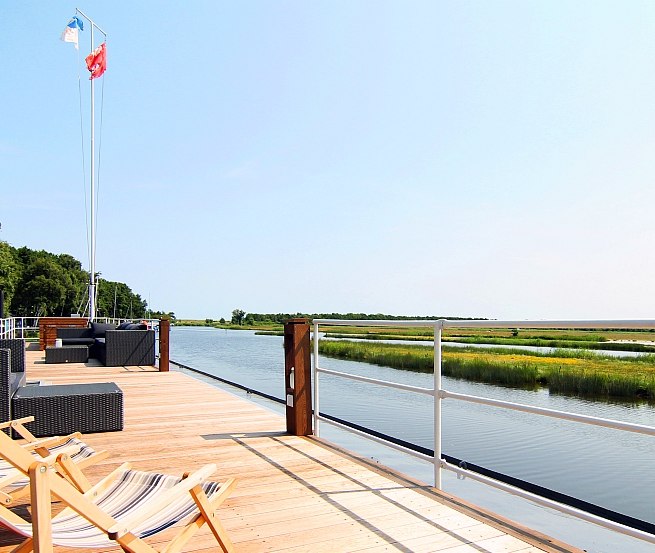 Sun deck with view into the National Park of Vorpommersche Boddenlandschaft, © Tilo Budinger