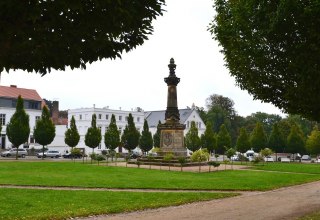 Putbus market with view to the theater, © Tourismuszentrale Rügen