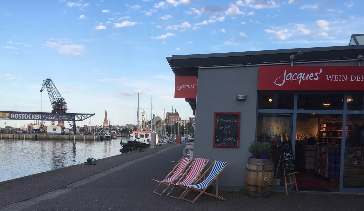 Jacques' wine depot directly in the city port of Rostock, © Jacques’ Wein-Depot Rostock