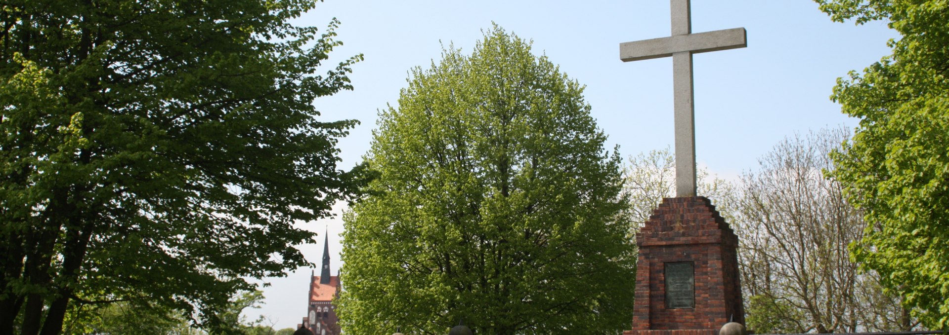 The granite cross was erected in 1928 to commemorate the Christianization of the Pomeranian nobility, © Stadtinformation Usedom