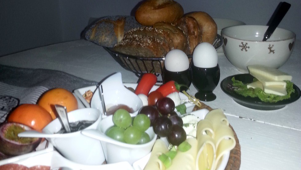 Fresh and strengthened into the day with our guesthouse breakfast, © Anja Holm