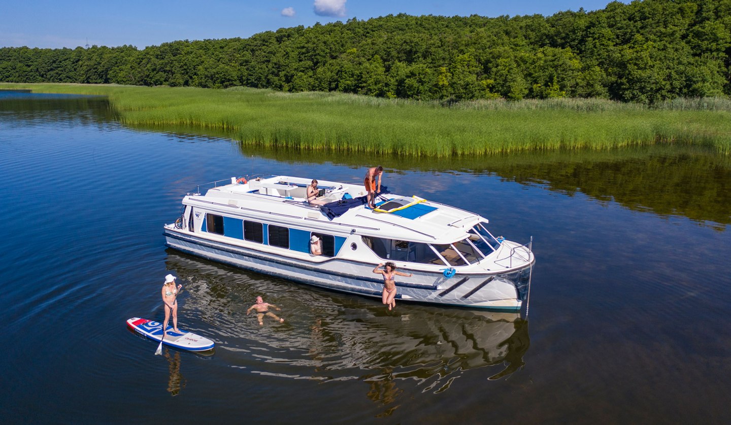 Water sports fun on the Mecklenburg Lake District, © Holger Leue