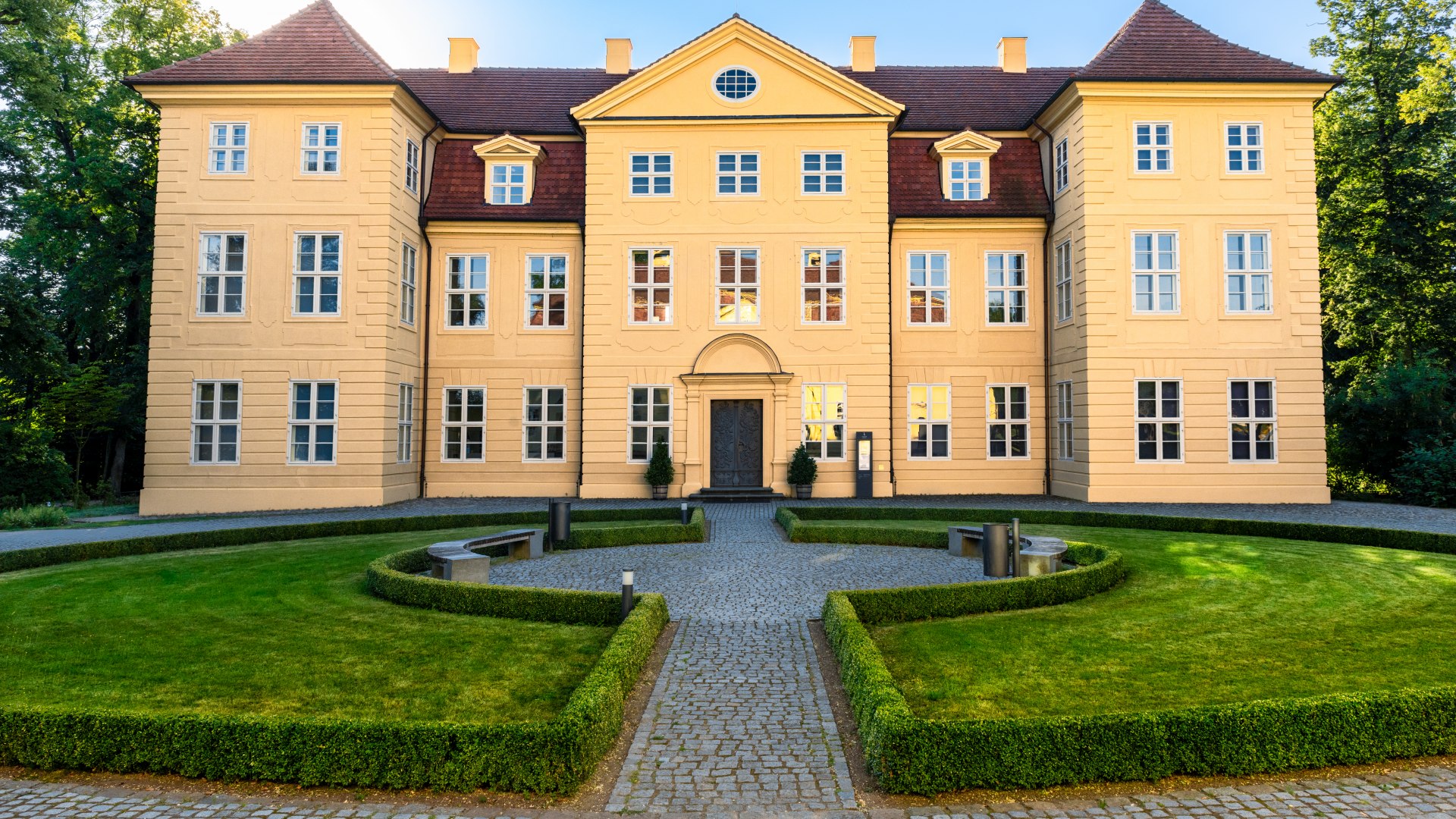 Simple baroque on a picturesque island: Mirow Castle., © TMV/Tiemann