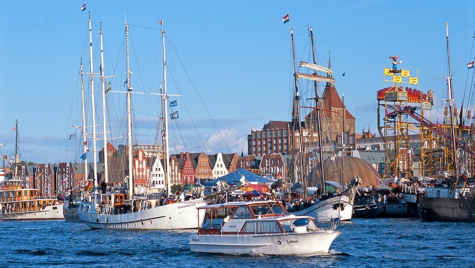 The city harbor to the Hanse Sail, © TZRW/René Legrand