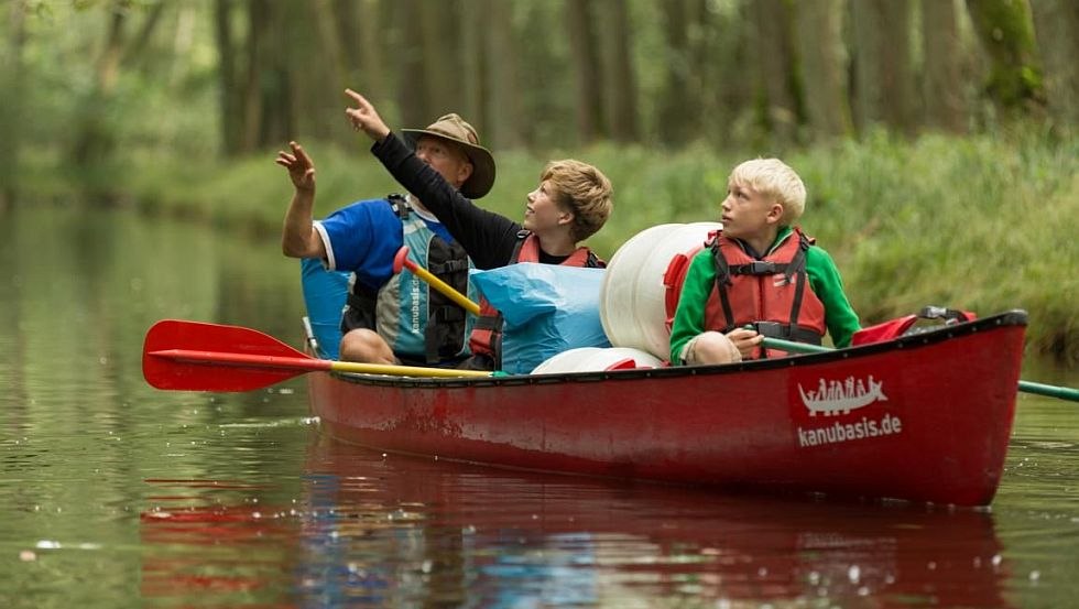 If you go on a canoe class trip, you can experience a lot in the midst of the fascinating nature of the Mecklenburg Lake District, © SeenLandAgentour GmbH