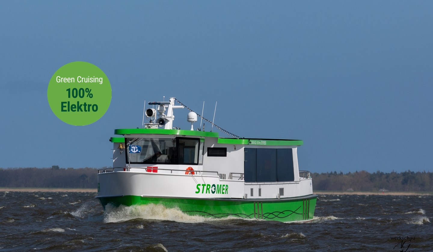 Small but mighty, the Stromer is the smallest ship in the fleet but the first 100% electric ship. Traveling completely CO2 neutral was the motto during development.  It was built in 2023 at Lux Werft and has a 700 kW/h battery system, which gives us a travel time of approx. 8 hours. The ship can be recharged within a few hours via a 125A shore connection. The efficiency of the drive system has been further increased by the installation of a 360° rotating Schottel drive., © Tassilo Schäfer