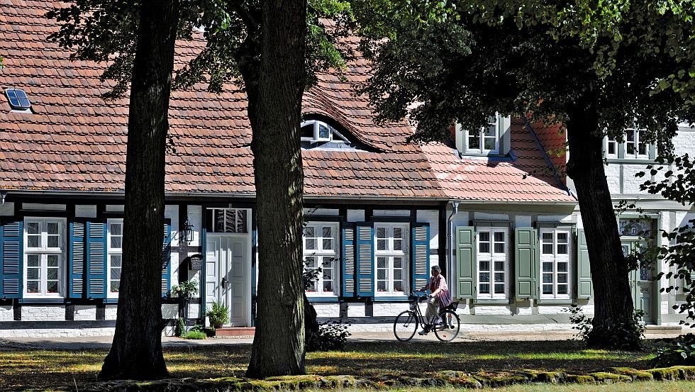 Ludwigslust also adorns itself with colorful half-timbered houses, © TMV/ Neumann