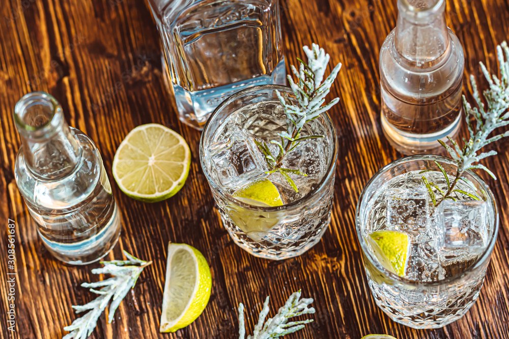 Gin Tasting (c)AdobeStock_308561687_Pavel, © AdobeStock 308561687 Pavel