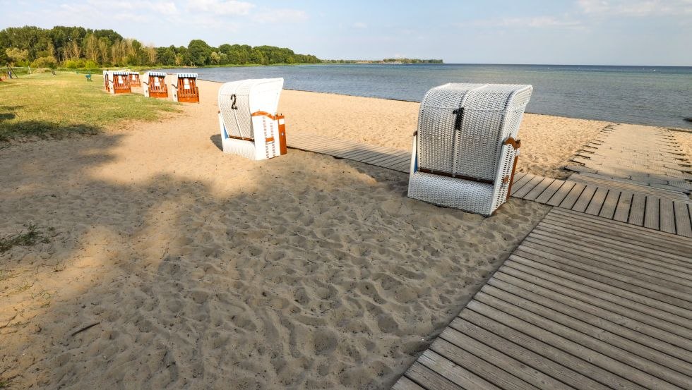 Beach chairs surf spot beach Zierow, © TMV, Danny Gohlke