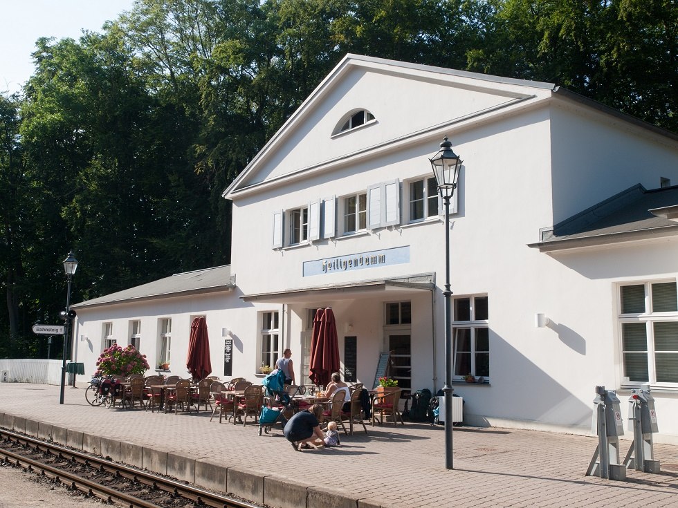 Railroad station with tracks, © Frank Burger