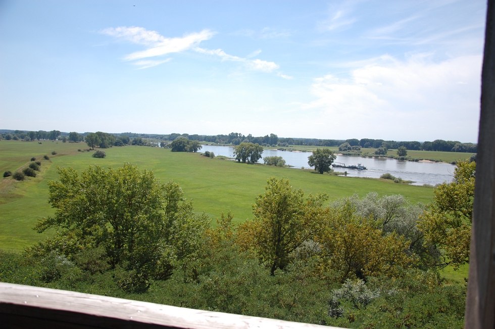 From the lookout tower you can look down on the Elbe River as the former border., © Gabriele Skorupski