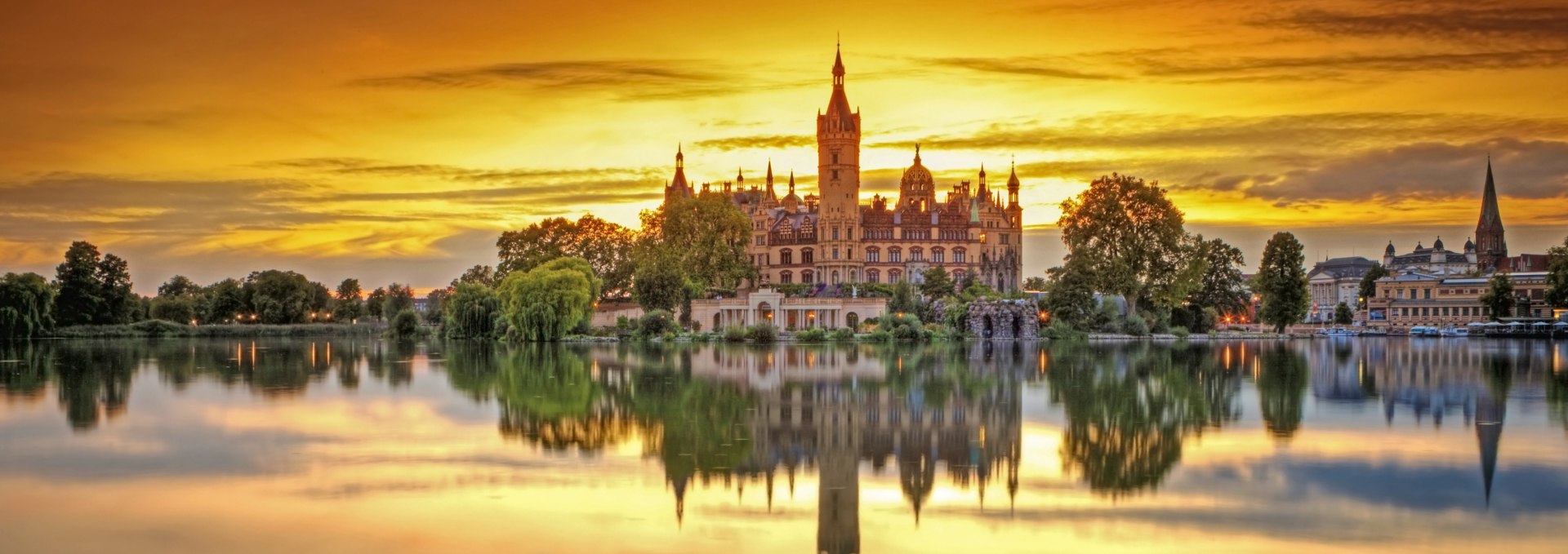 Sunset at Schwerin Castle, © SSGK MV / Timm Allrich