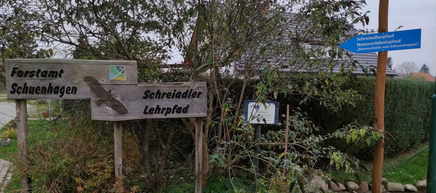 Entrance sign to the lesser spotted eagle course and nature trail at the forestry office Schuenhagen, © Liv E. Ipsen