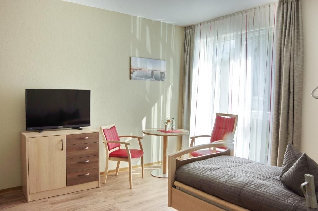 Comfortable room in care hotel, © Wohlfahrtseinrichtung der Hansestadt Stralsund gGmbH