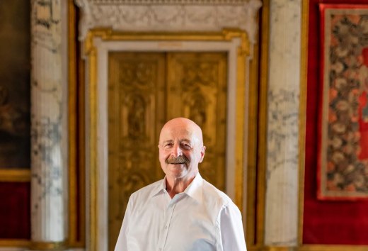 Castle guide Godehard Weichert knows all the details and anecdotes about the Schwerin residence., © TMV/Tiemann