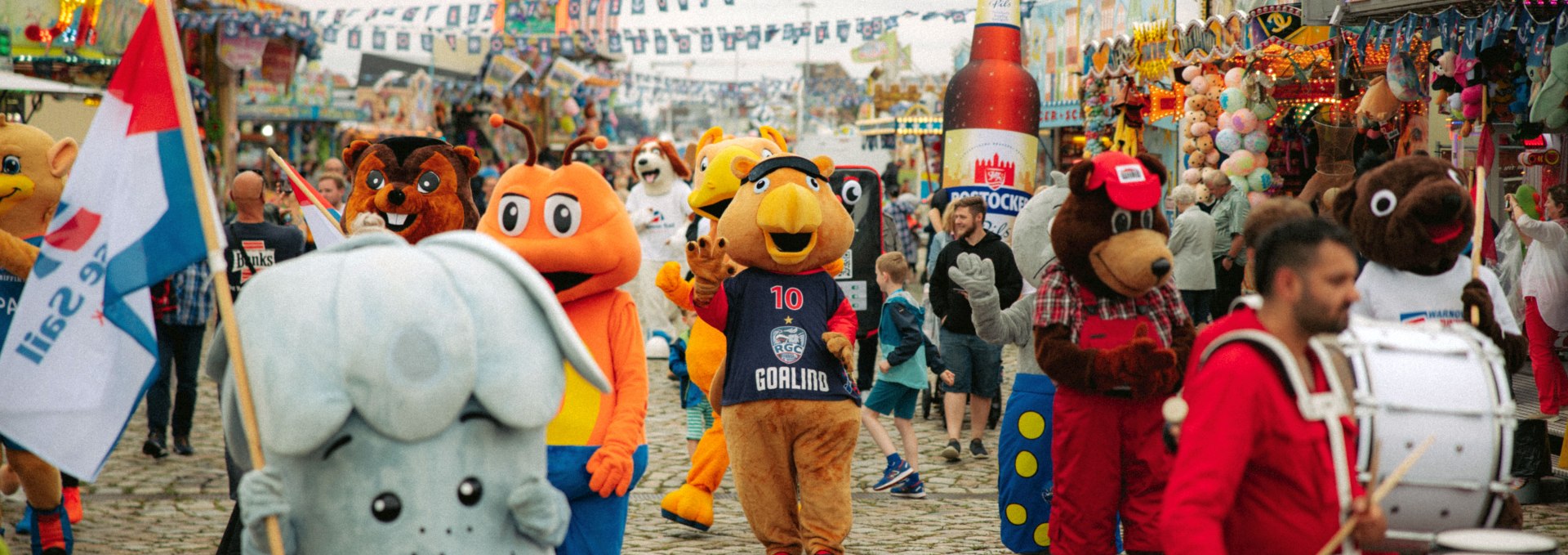 Mascot parade for the Hanse Sail 2024, © TZRW, ganscool.media