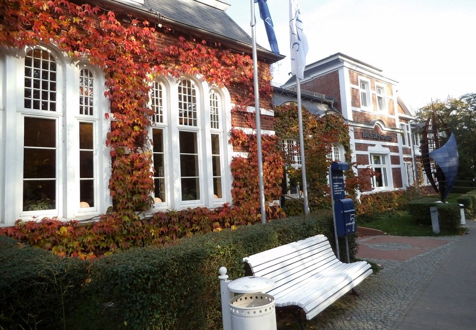 Haus des Gastes Binz with headquarters of the Binz spa administration, © Tourismuszentrale Rügen